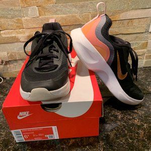 Women's 6.5M Nike Wearallday Shoes Black/Metallic